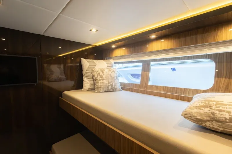 Slide: The Image of Cruisers 60 Cantius 2021 - 13