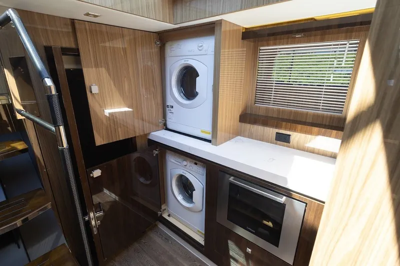 Slide: The Image of Cruisers 60 Cantius 2021 - 17