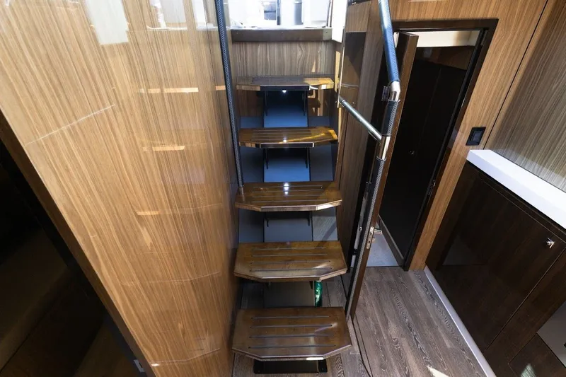 Slide: The Image of Cruisers 60 Cantius 2021 - 25