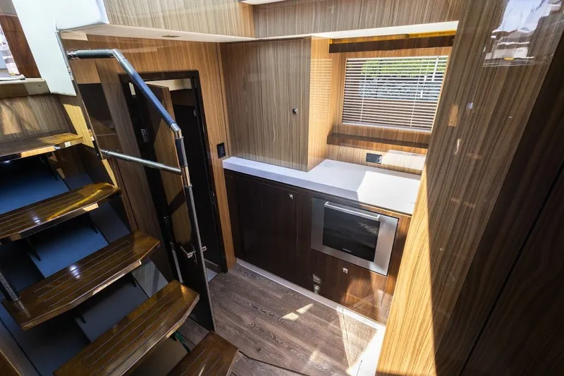 Slide: The Image of Cruisers 60 Cantius 2021 - 26