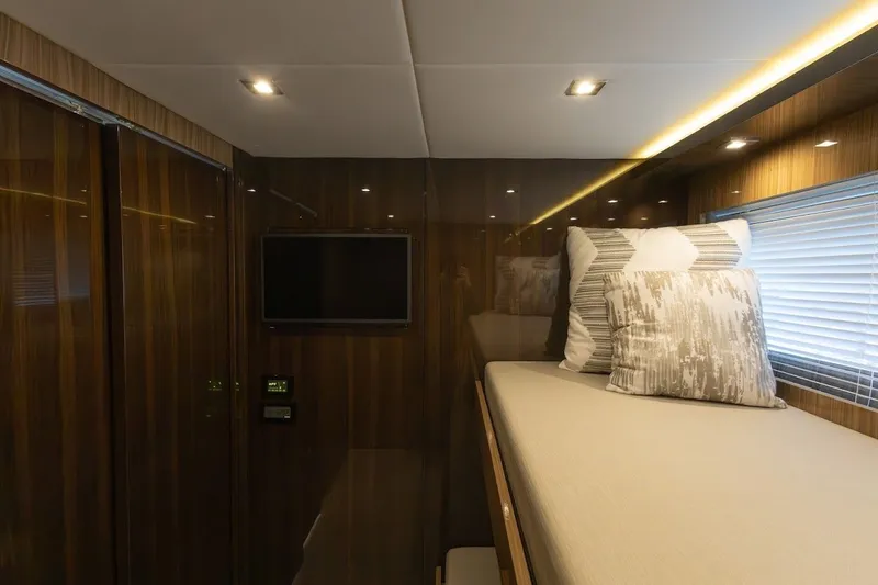 Slide: The Image of Cruisers 60 Cantius 2021 - 28