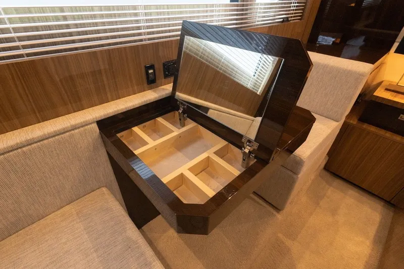 Slide: The Image of Cruisers 60 Cantius 2021 - 36
