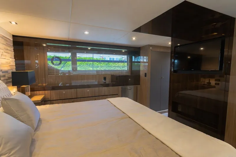 Slide: The Image of Cruisers 60 Cantius 2021 - 37