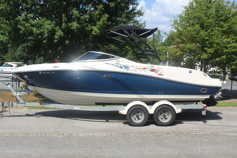 The Image of Sea Ray 230 Select 2007 - 1