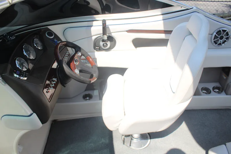 Slide: The Image of Sea Ray 230 Select 2007 - 10