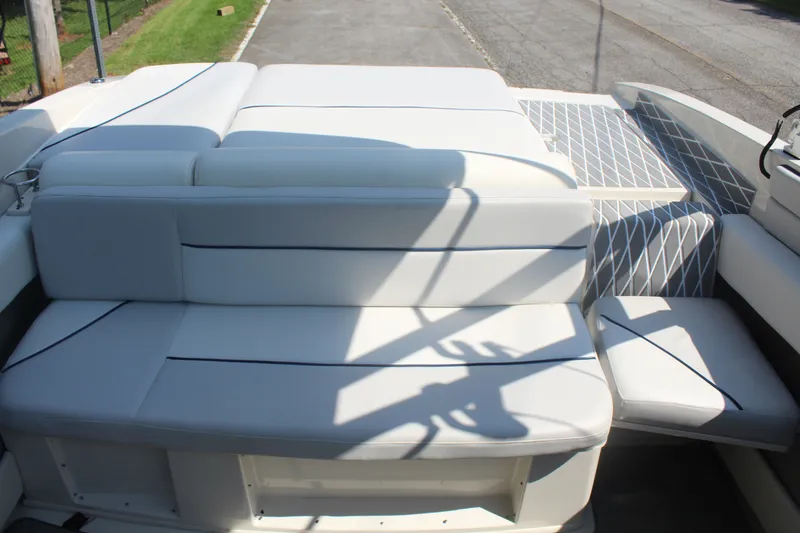 Slide: The Image of Sea Ray 230 Select 2007 - 13