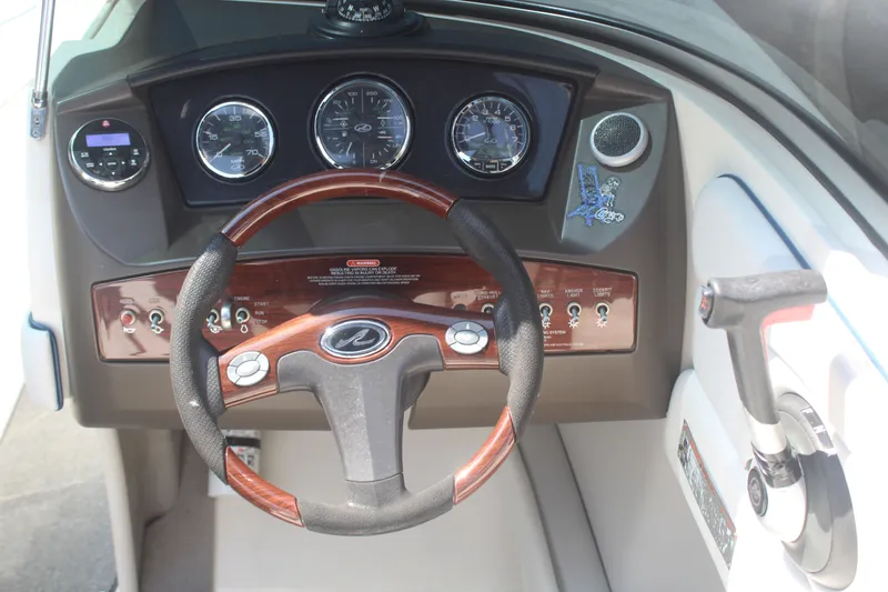 Slide: The Image of Sea Ray 230 Select 2007 - 9