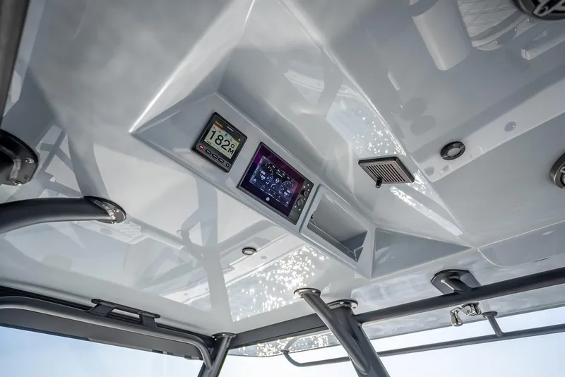 Slide: The Image of Yellowfin 42 Offshore 2024 - 73