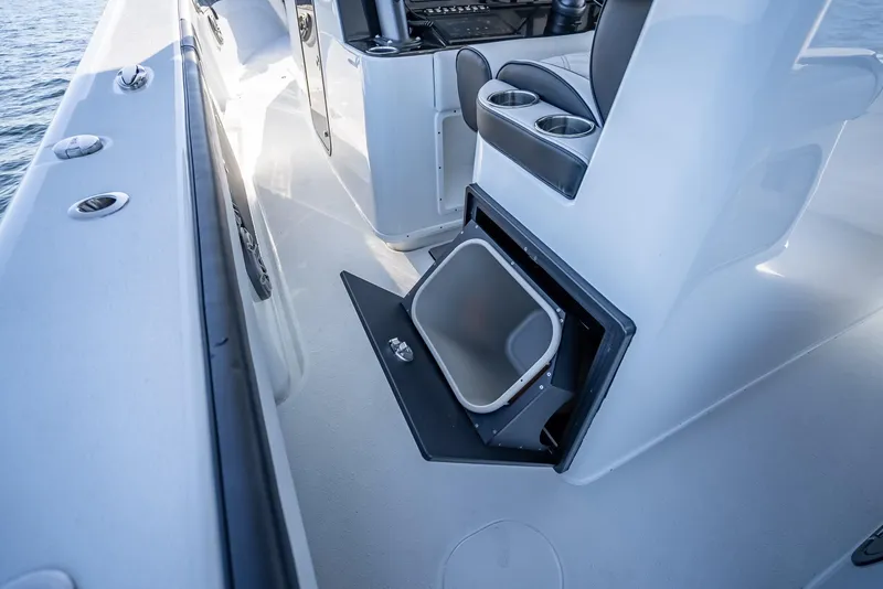 Slide: The Image of Yellowfin 42 Offshore 2024 - 80