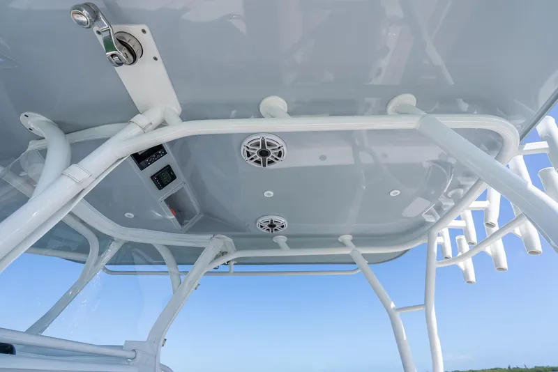 Slide: The Image of Yellowfin 34 Offshore 2020 - 52