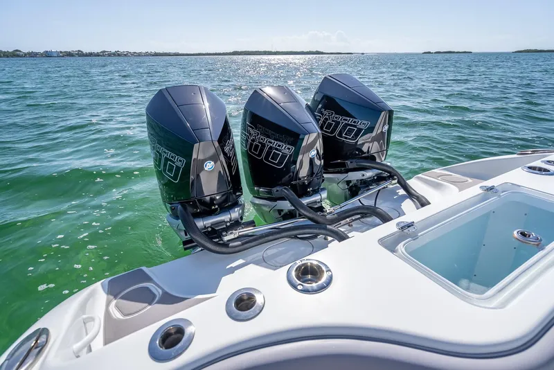 Slide: The Image of Yellowfin 34 Offshore 2020 - 55