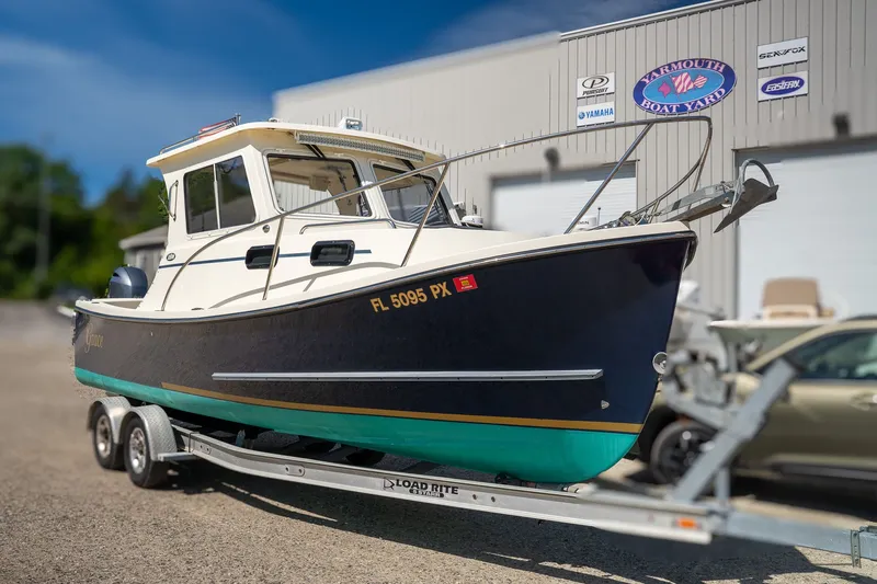 Slide: The Image of Eastern 248 Explorer 2015 - 3