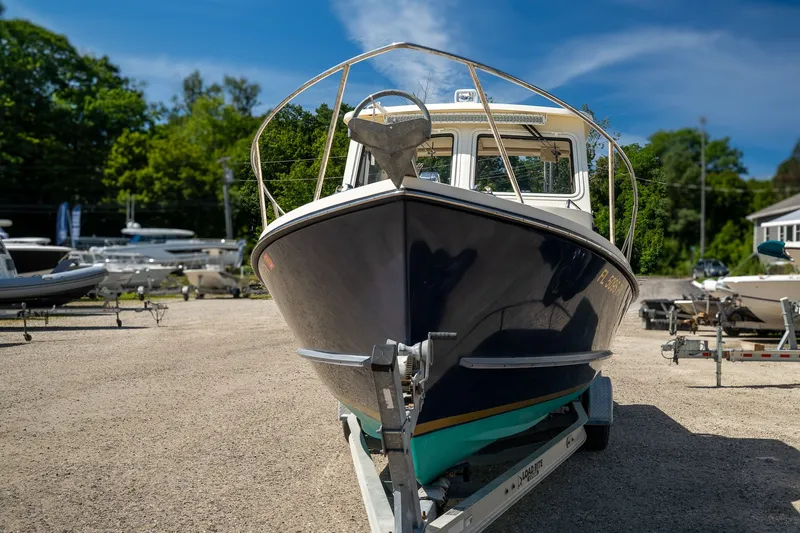 Slide: The Image of Eastern 248 Explorer 2015 - 4