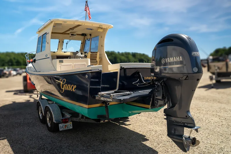 Slide: The Image of Eastern 248 Explorer 2015 - 6