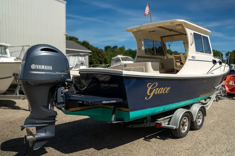 Slide: The Image of Eastern 248 Explorer 2015 - 8