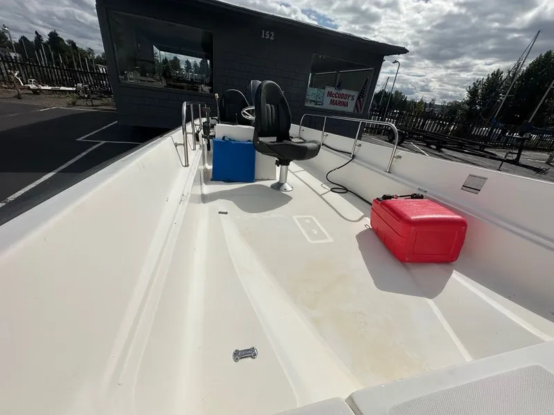 Slide: The Image of Boston Whaler 18ft Whaler Guardian 1998 - 6