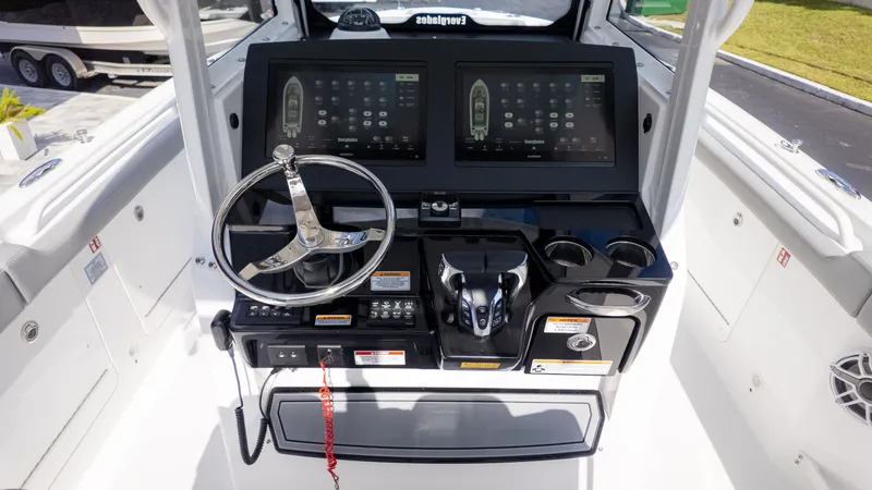 Slide: The Image of Everglades 285 Center Console 2026 - 20