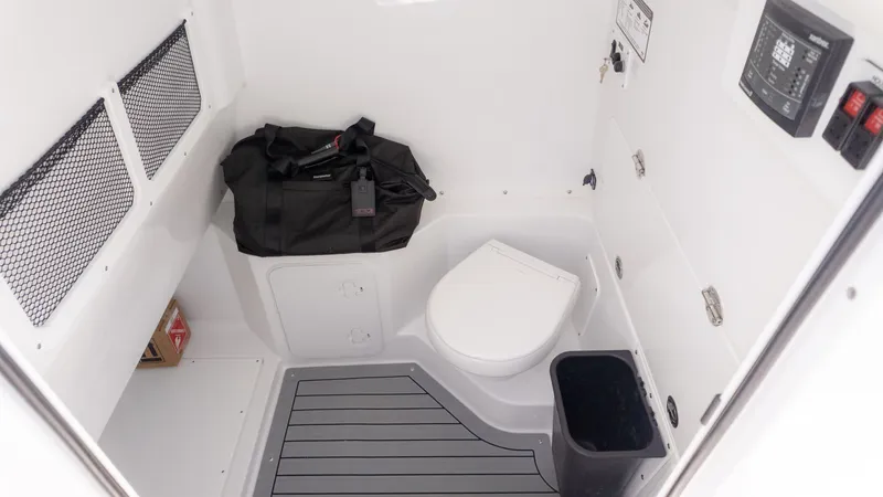 Slide: The Image of Everglades 285 Center Console 2026 - 29