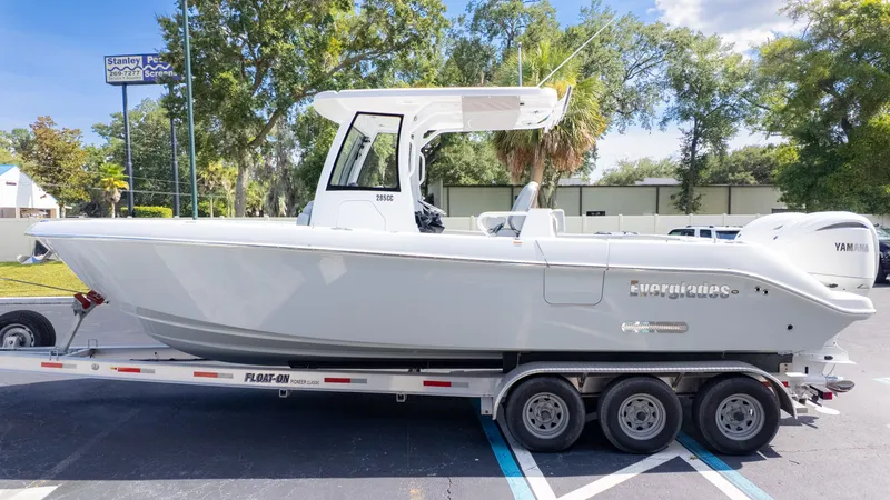 Slide: The Image of Everglades 285 Center Console 2026 - 3