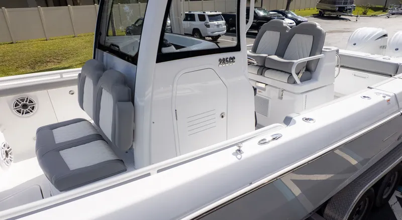 Slide: The Image of Everglades 285 Center Console 2026 - 4