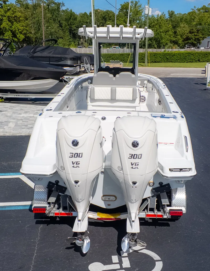 Slide: The Image of Everglades 285 Center Console 2026 - 5