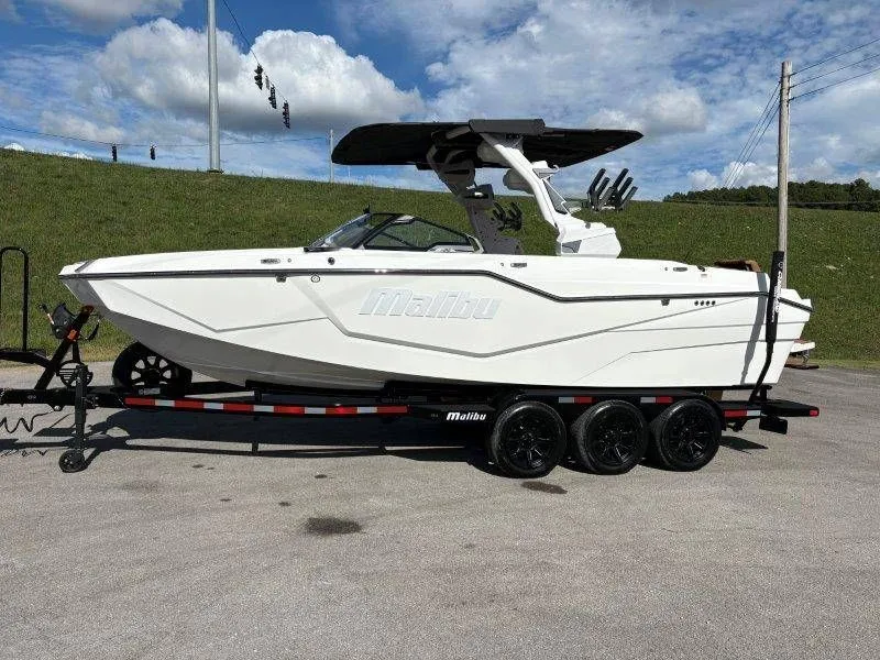 Slide: The Image of Malibu M242 2026 - 17