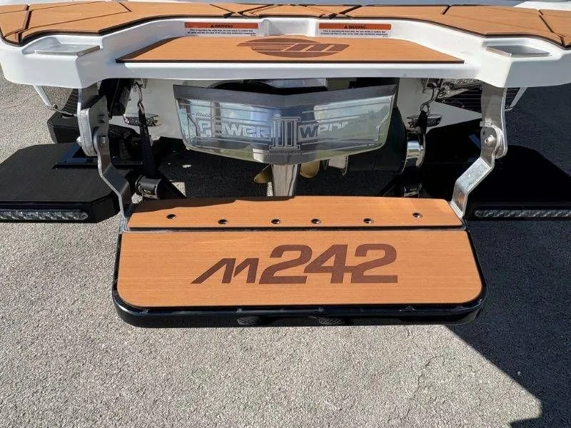 Slide: The Image of Malibu M242 2026 - 19