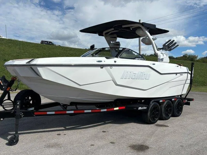 Slide: The Image of Malibu M242 2026 - 20