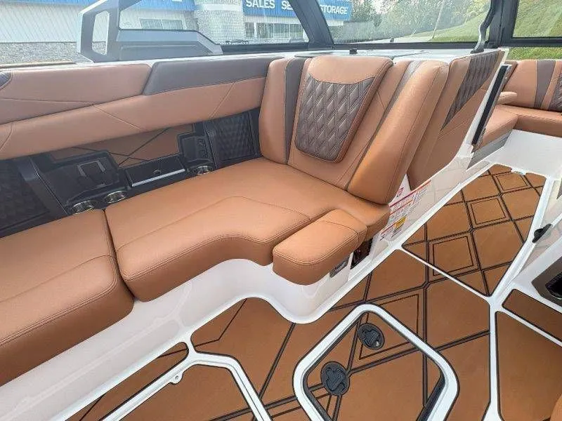 Slide: The Image of Malibu M242 2026 - 26