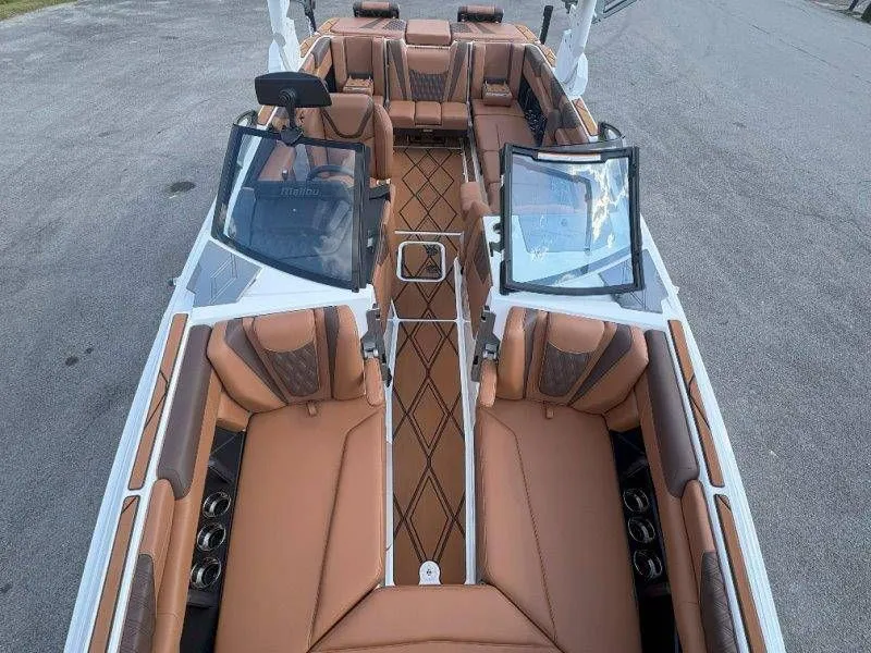 Slide: The Image of Malibu M242 2026 - 30