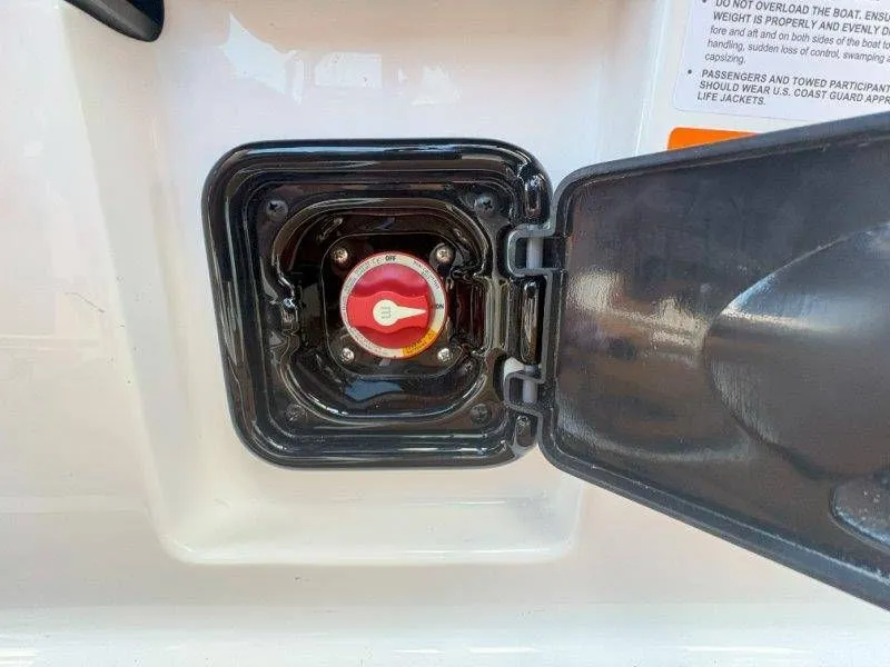 Slide: The Image of Malibu M242 2026 - 34