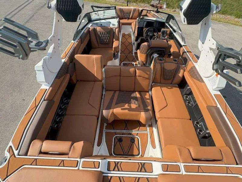 Slide: The Image of Malibu M242 2026 - 53