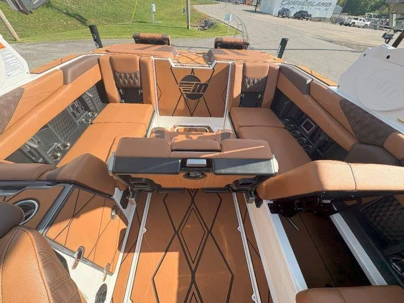 Slide: The Image of Malibu M242 2026 - 61