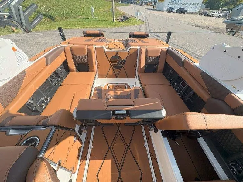 Slide: The Image of Malibu M242 2026 - 68