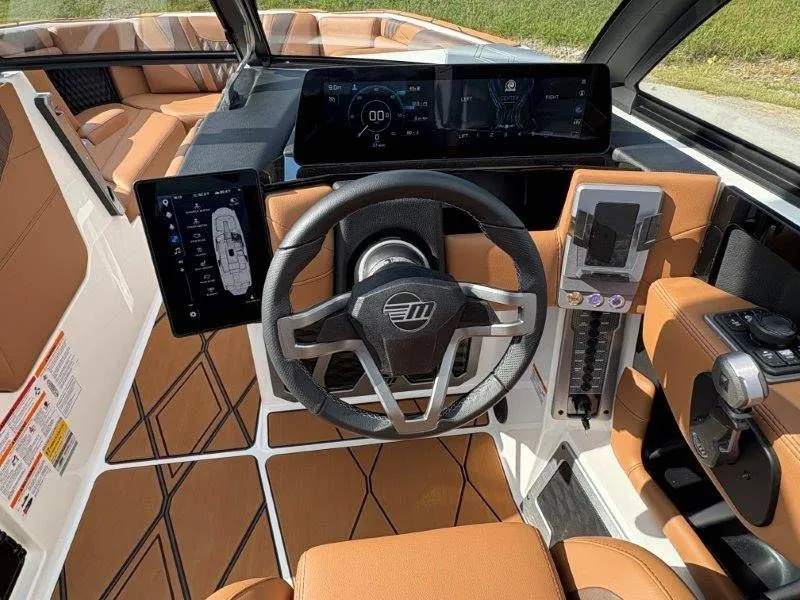 Slide: The Image of Malibu M242 2026 - 70