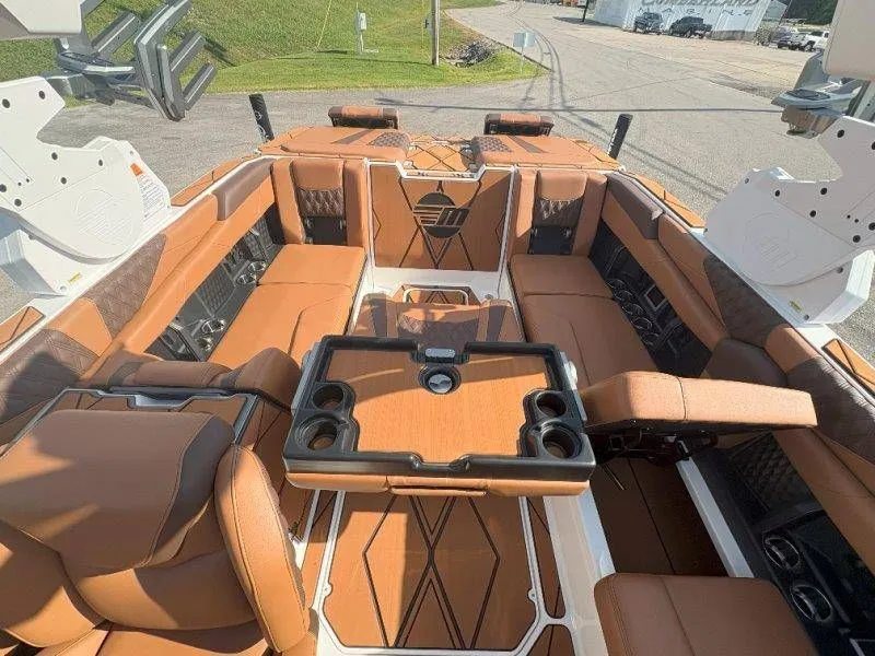 Slide: The Image of Malibu M242 2026 - 73