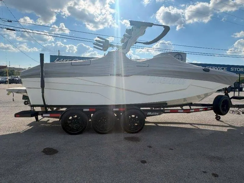 Slide: The Image of Malibu M242 2026 - 86