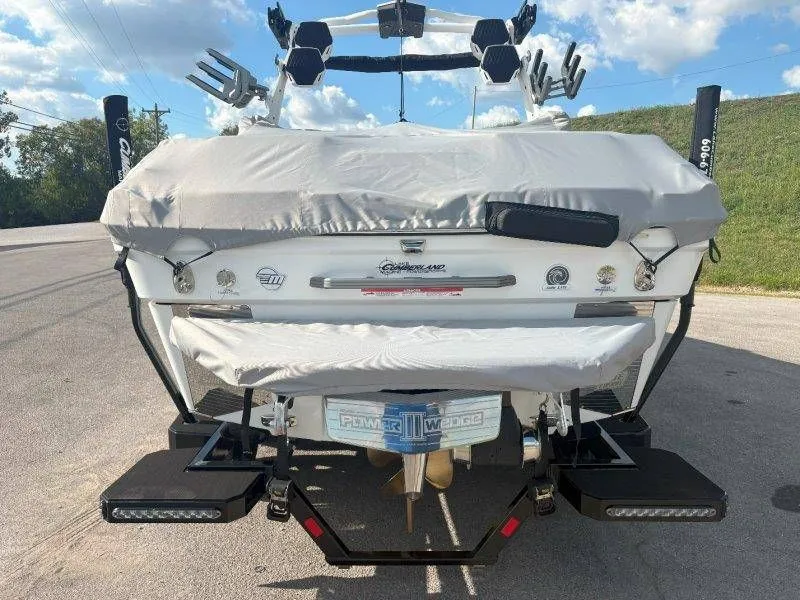 Slide: The Image of Malibu M242 2026 - 93