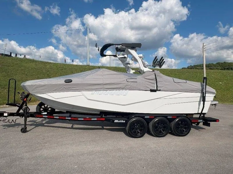 Slide: The Image of Malibu M242 2026 - 94