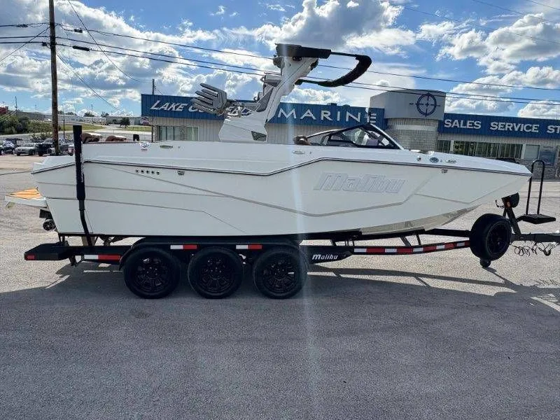 Slide: The Image of Malibu M242 2026 - 95