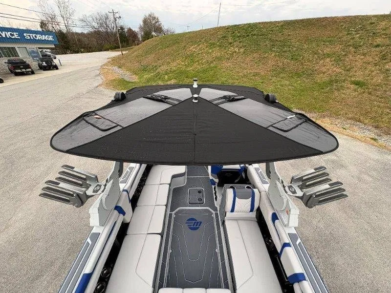 Slide: The Image of Malibu Wakesetter 25 LSV 2026 - 18