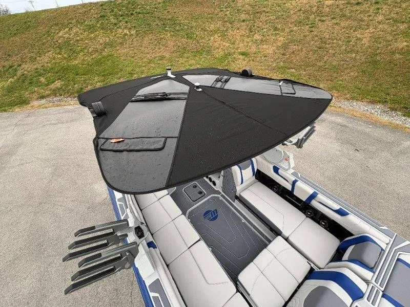 Slide: The Image of Malibu Wakesetter 25 LSV 2026 - 19