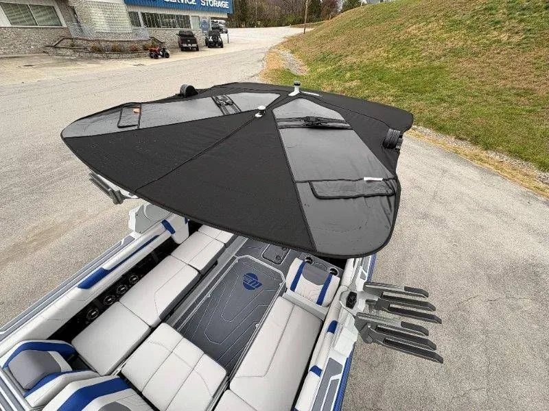 Slide: The Image of Malibu Wakesetter 25 LSV 2026 - 20