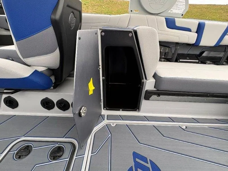 Slide: The Image of Malibu Wakesetter 25 LSV 2026 - 35