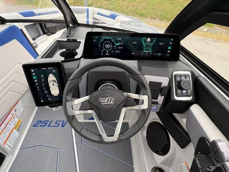 Slide: The Image of Malibu Wakesetter 25 LSV 2026 - 36