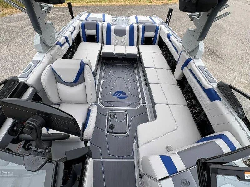 Slide: The Image of Malibu Wakesetter 25 LSV 2026 - 39