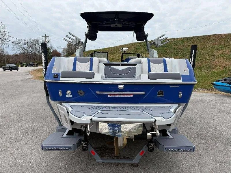 Slide: The Image of Malibu Wakesetter 25 LSV 2026 - 42