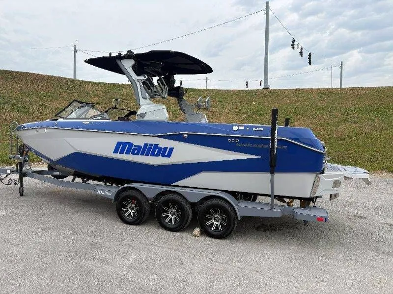 Slide: The Image of Malibu Wakesetter 25 LSV 2026 - 43