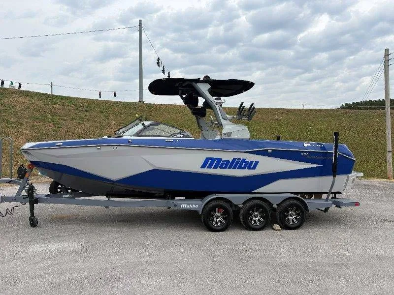 Slide: The Image of Malibu Wakesetter 25 LSV 2026 - 44