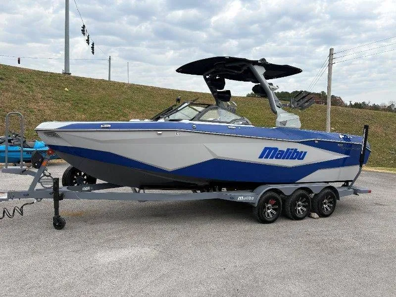 Slide: The Image of Malibu Wakesetter 25 LSV 2026 - 47
